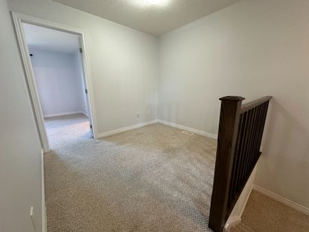 For Lease - 2352 Natasha Circle, Oakville, Ontario - Photo 3