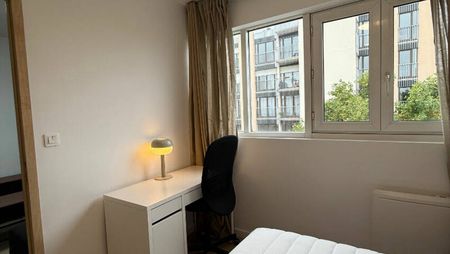 Appartement T2 meublé entièrement rénové - cuisiné équipée - Résidence SCHUMAN - Photo 4