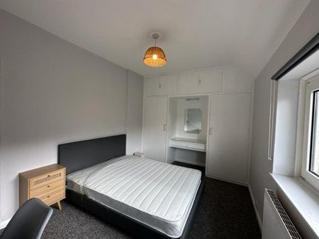 The Avenue, Brighton, BN2 4GG 5 bedroom semi-detached house to rent - Photo 2