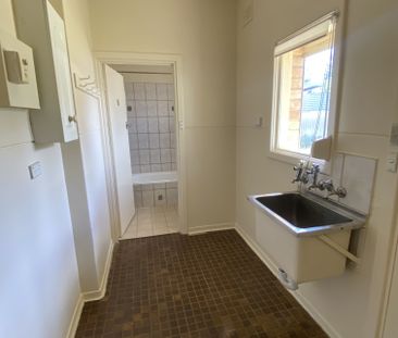 NEAT 3 Bedroom family home - Photo 5