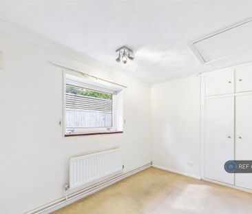 4 bedroom bungalow to rent - Photo 4