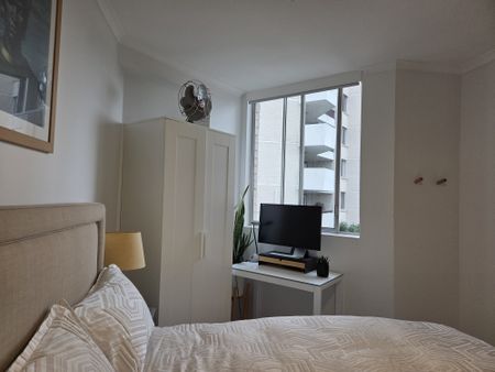 Willoughby - Photo 2