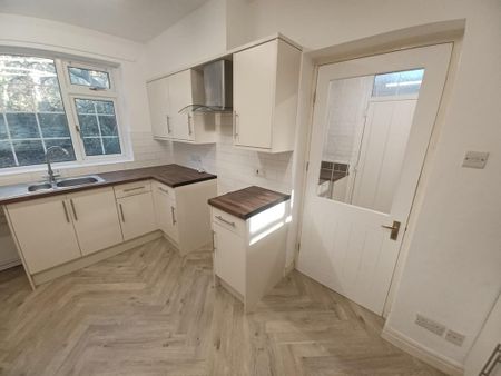 4 bedroom detached house to rent - Photo 5