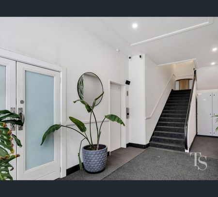 Unit 1/68-72 St John St, Launceston, Tas 7250 - Photo 2