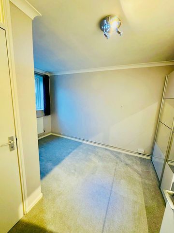 Adel Wood Place, Adel - Photo 3