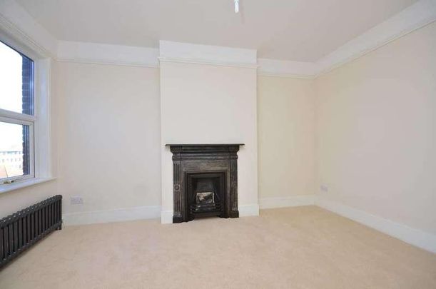 Testard Road, Guildford, GU2 - Photo 1