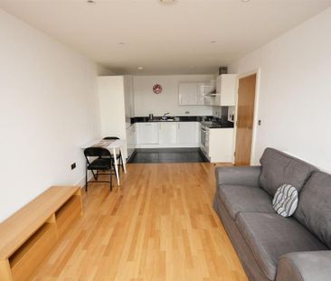 1 bedroom flat to rent - Photo 2