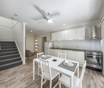 27 Rodney Street, Wynnum West QLD 4178 - Apartment For Rent | Domain - Photo 1