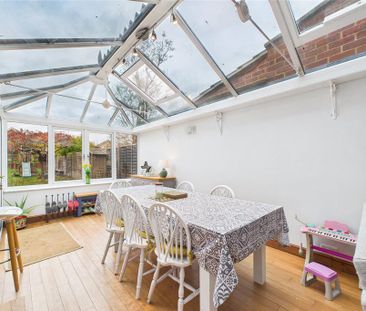 4 bedroom semi-detached house to rent - Photo 5