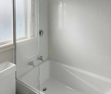 Bulls - Three Bedrooms - Photo 4