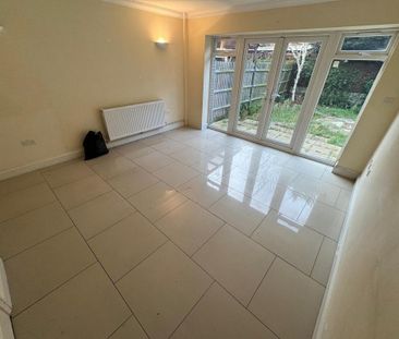 3 bedroom townhouse to rent - Photo 2