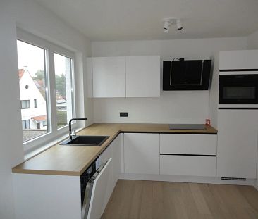 Volledig vernieuwd appartement met GARAGE - Foto 4