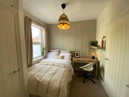 6 bedroom terraced house to rent - Photo 4