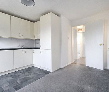 2 bedroom maisonette to rent - Photo 6