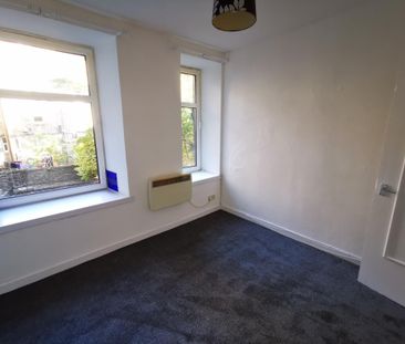 2 Baldovan Terrace, Maryfield, Dundee - Photo 4