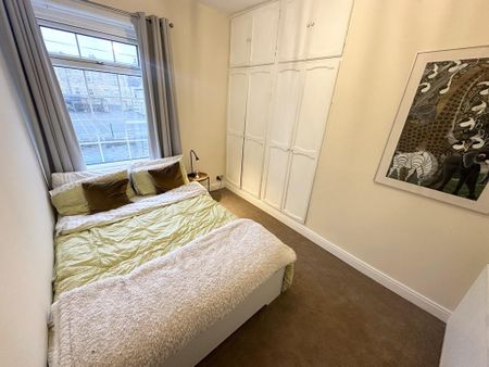 4 bedroom end of terrace house to rent - Photo 4