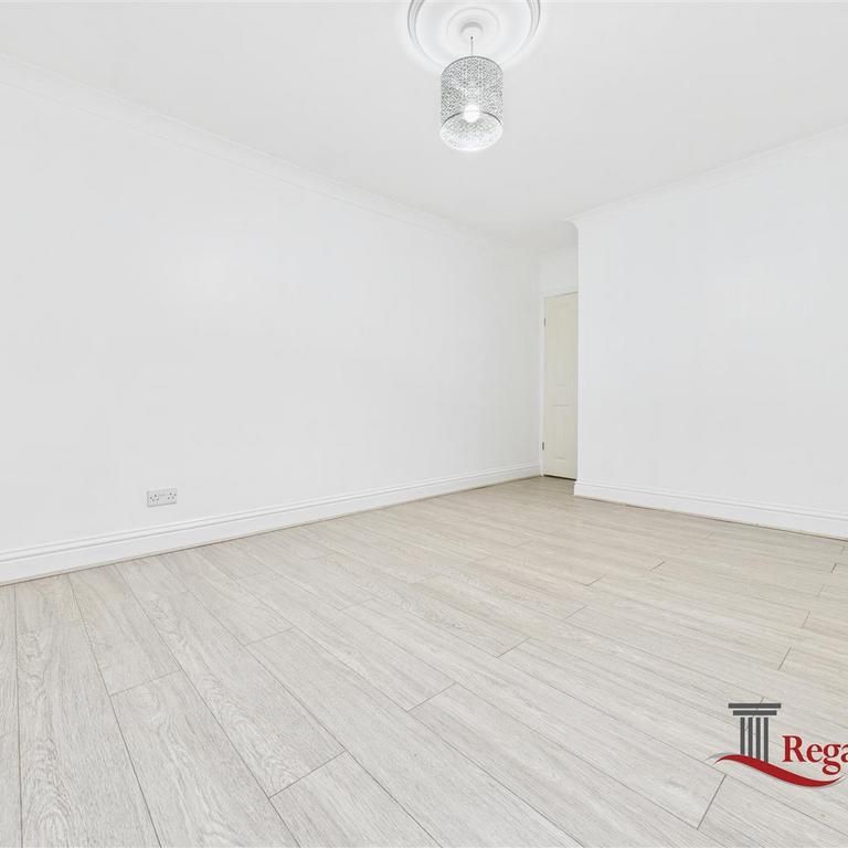 3 bedroom flat to rent - Photo 1