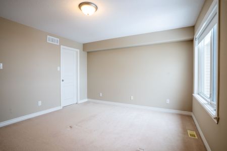 For Lease - 914 Fletcher Circle, Kanata, Ontario - Photo 3