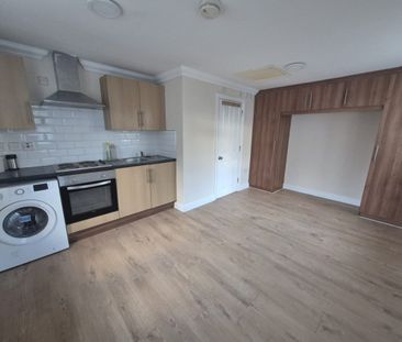 Harmondsworth, UB7, West Drayton - Photo 3