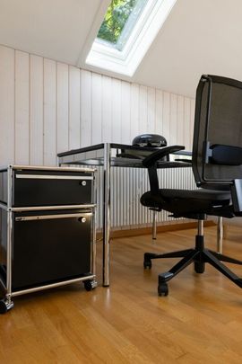 Appartement d’affaires meublé de 2,5 pièces à thème ? Le Corbusier ? - Photo 1