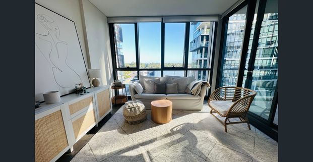 Fully furnished 1 bedroom apartment!!! Stunning and Spacious! - Photo 1