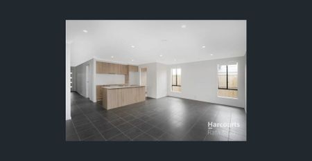 Spacious 4-Bedroom Home in Wollert - Photo 5