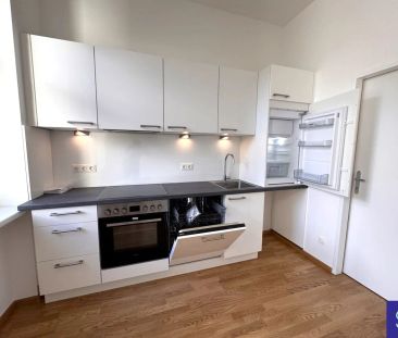 Erstbezug: Toprenovierter 68m² Altbau mit 2 Zimmern und Einbauküche... - Photo 5