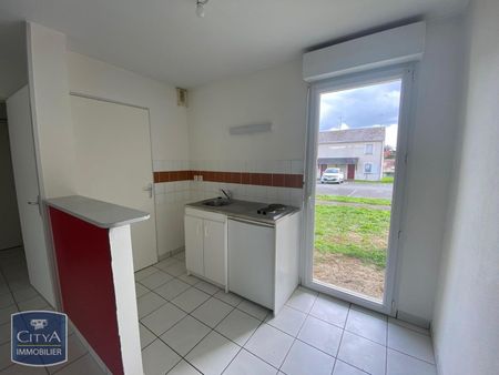 Location Appartement 2 pièces 50m² SABLE SUR SARTHE 72300 - Photo 3
