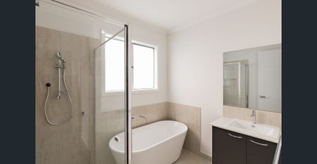 MODERN FAMILY HOME IN WINTER VALLEY - Photo 4