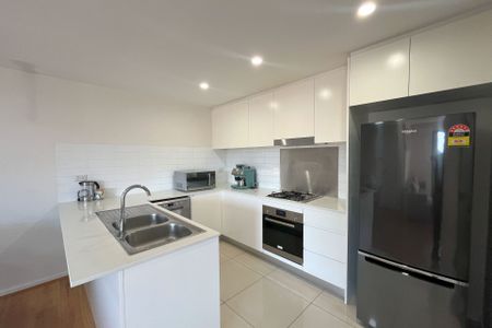 Furnished Two Bedroom Apartment! - Photo 5