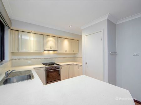 3 Falcon Close, Ballajura WA 6066 - Photo 4