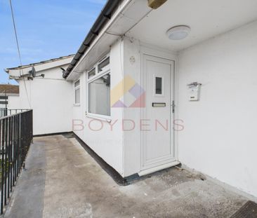 High Street, Kelvedon - Photo 1