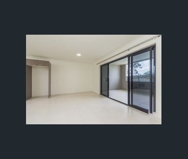 Modern Apartment in Popular Carina Heights - Photo 5