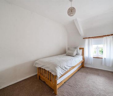 4 bedroom detached house to rent - Photo 4