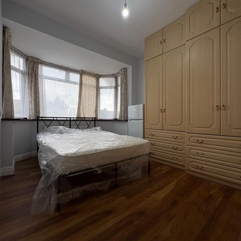 3 bedroom semi-detached house to rent - Photo 1