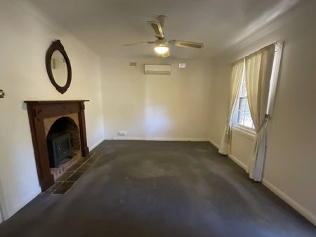 CHARMING THREE BEDROOM HOUSE IN WEST TAMWORTH - Photo 3