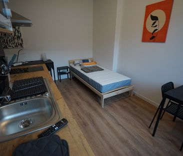 LILLE - APPARTEMENT - T1 MEUBLE - Photo 2