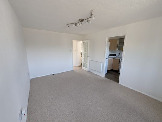 1 Bed Flat, Bream Close, N17 - Photo 1