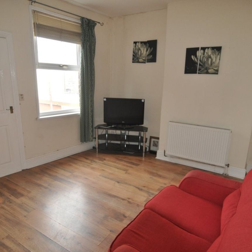 5 bed Terraced - To Let - Photo 1