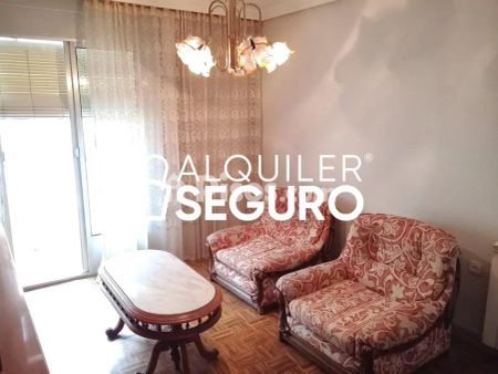 Piso en alquiler en Pajarillos - Photo 2