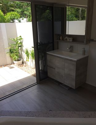 White Rock - Photo 1