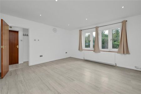 3 bedroom detached house to rent - Photo 2