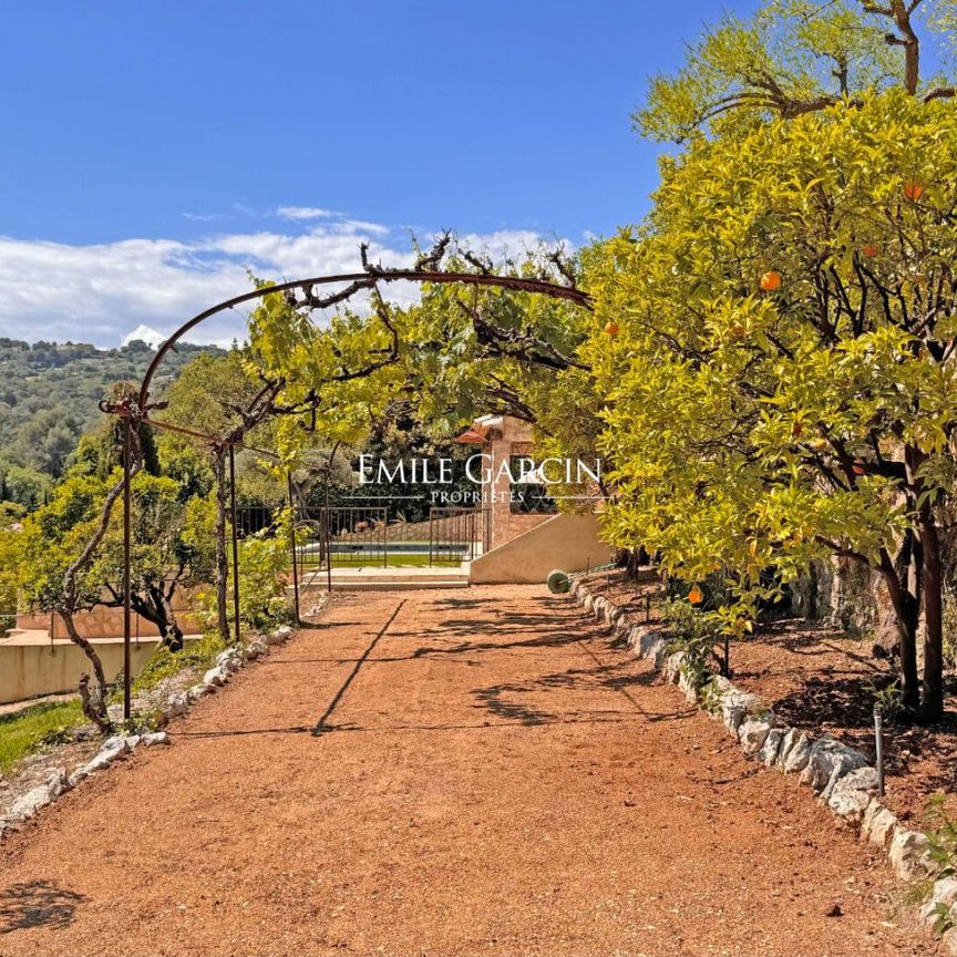 Saint Paul De Vence, Cote d'Azur villa à louer, 5 chambres doubles, piscine - Photo 1