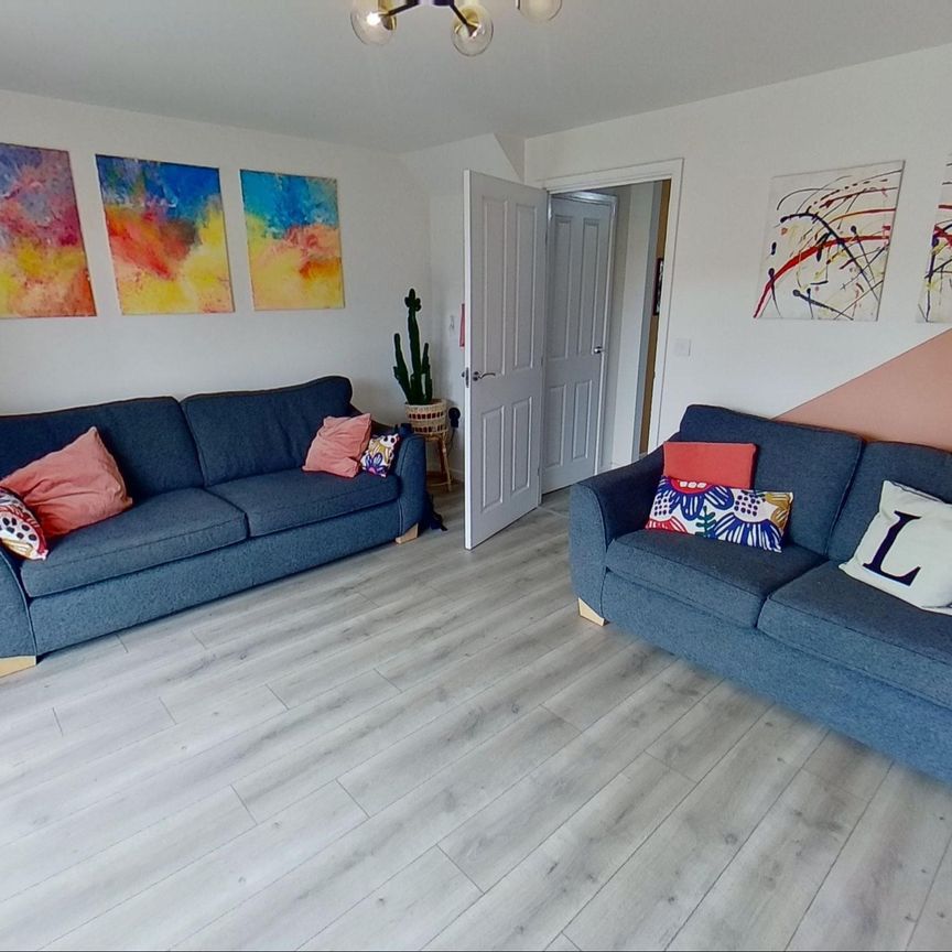 Brooklands Avenue, Seacroft - Photo 1