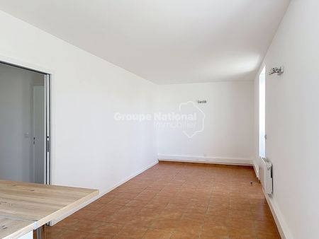 Appartement t2 en rez de jardin sur la commune de Berre L'étang, - Photo 4