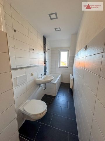 Großzügige 5-Raum-Wohnung auf dem Zeller Berg über den Dächern von Aue - Photo 3