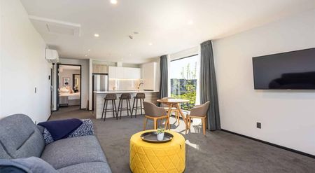 Stunning Fully Furnished Executive Inner City Apartments! - Photo 2
