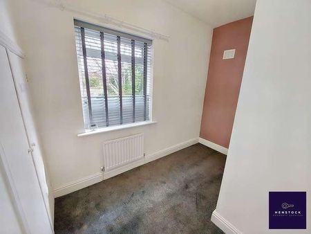 Grimshaw Lane, Middleton, Manchester, M24 - Photo 3