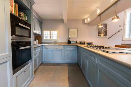 Costa dei Magnoli, Florence, Tuscany 50125 - Photo 2