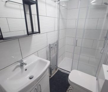 4 bedroom terraced house to rent - Photo 6